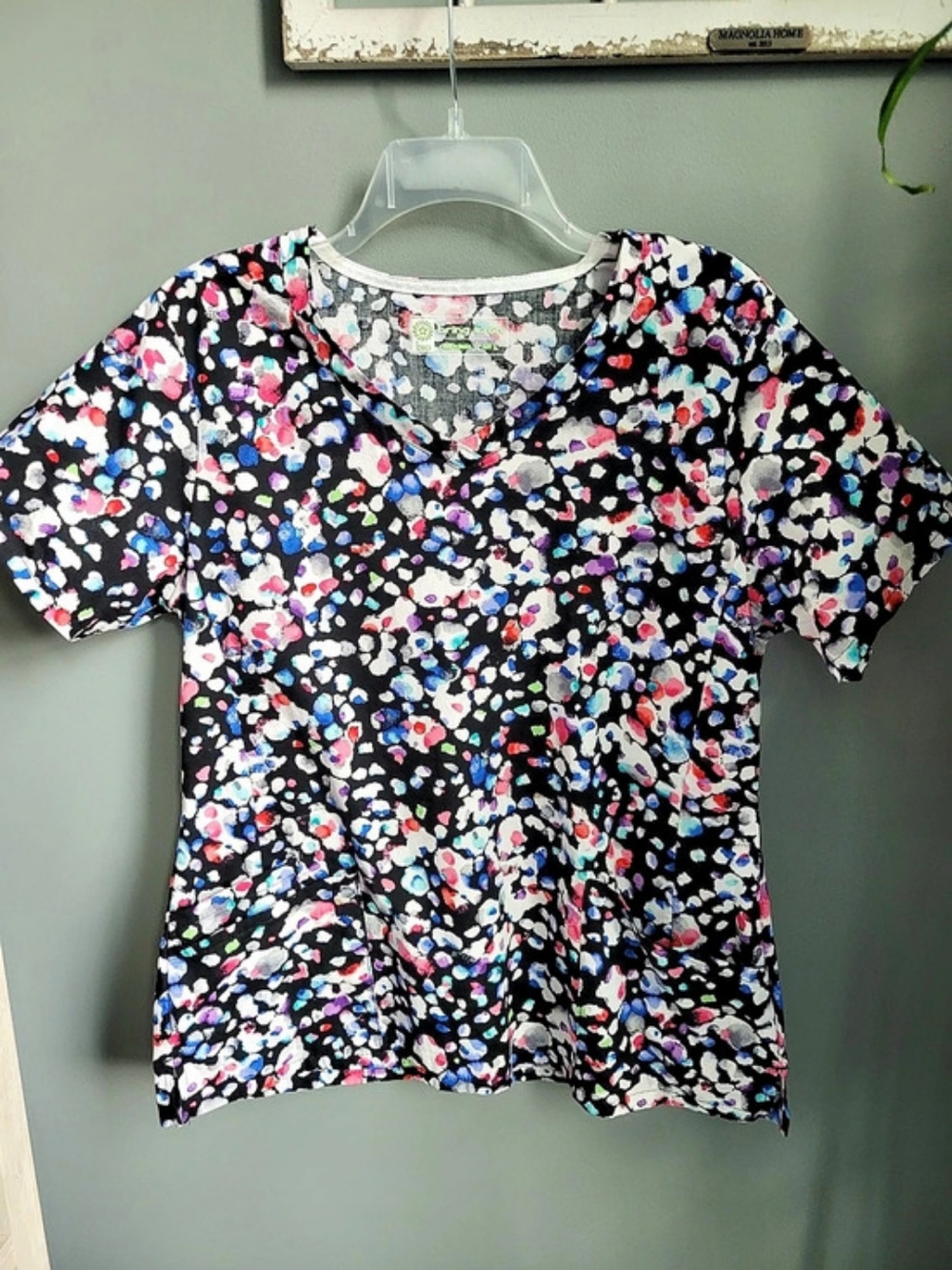 Bring It On Women's Scrub Top, Multi Print Cotton, Size Large, Like New